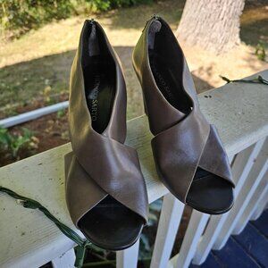 Franco Sarto Women’s Wedge Heels In Brown Open Toe Zipper Back Giselle